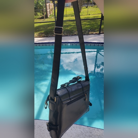 Xu Jing Pin Piju Bejn Unique Crossbody Messenger Bag with Adjustable Strap - Picture 8 of 8